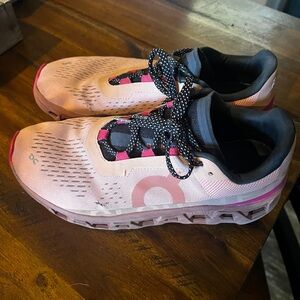 Women’s on cloud monsters. Size 10. Loved but a lot of life left